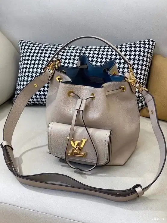LOCKME LOUIS BUCKET VUITTON 0626